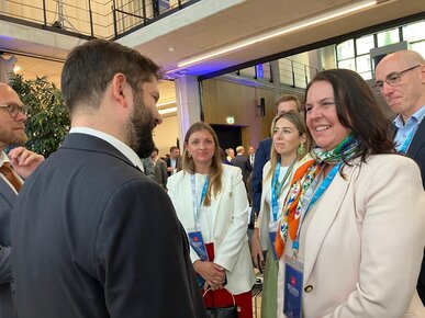 [Translate to Spanish:] Präsident Boric und Frau Dr. de Melo